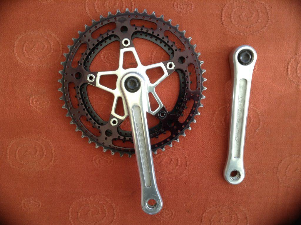 Stronglight 93, 49D, 105, 104 cranksets image of 105