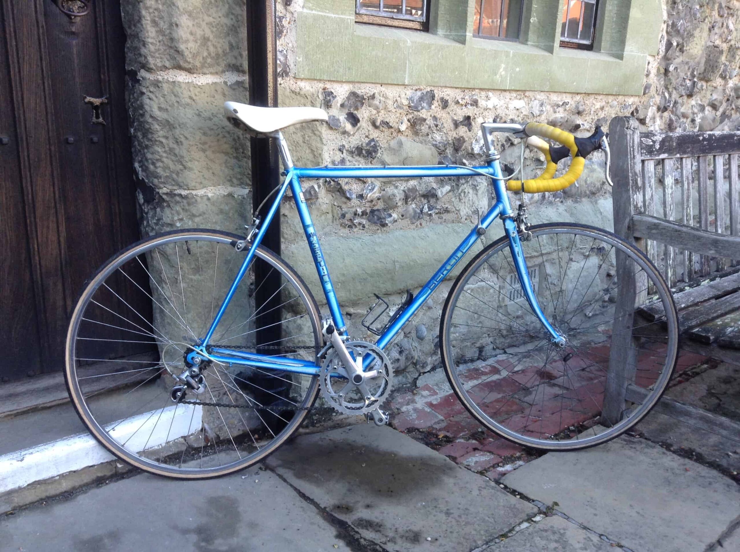 Image of vintage Bertin bike outside a church
