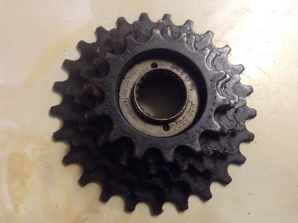 Image of Atom freewheel and vintage freewheel threading