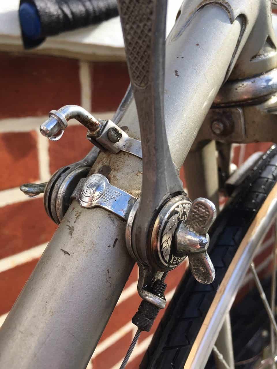 Vintage mystery bike image of shifter