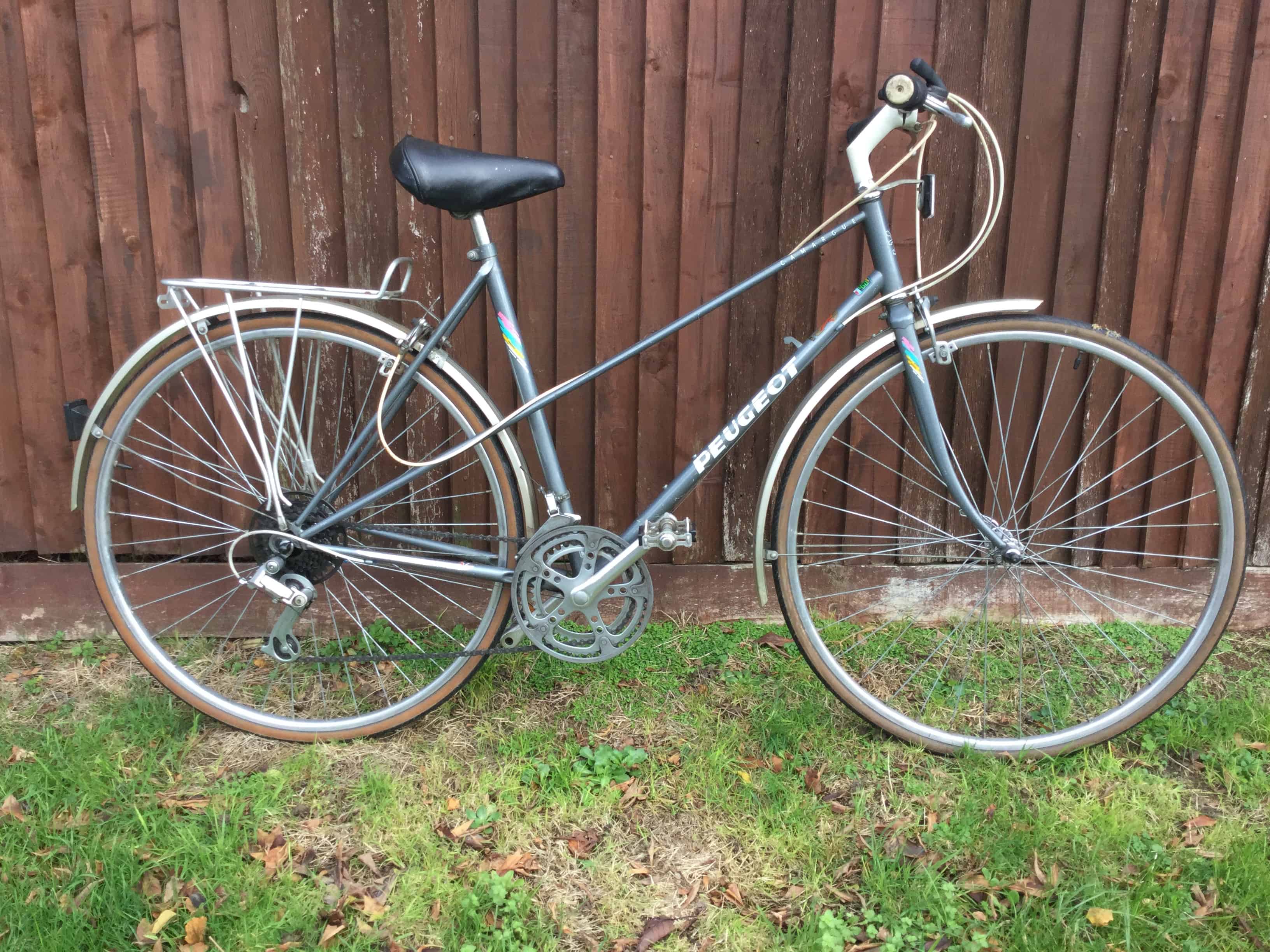 Side view of Peugeot Camargue