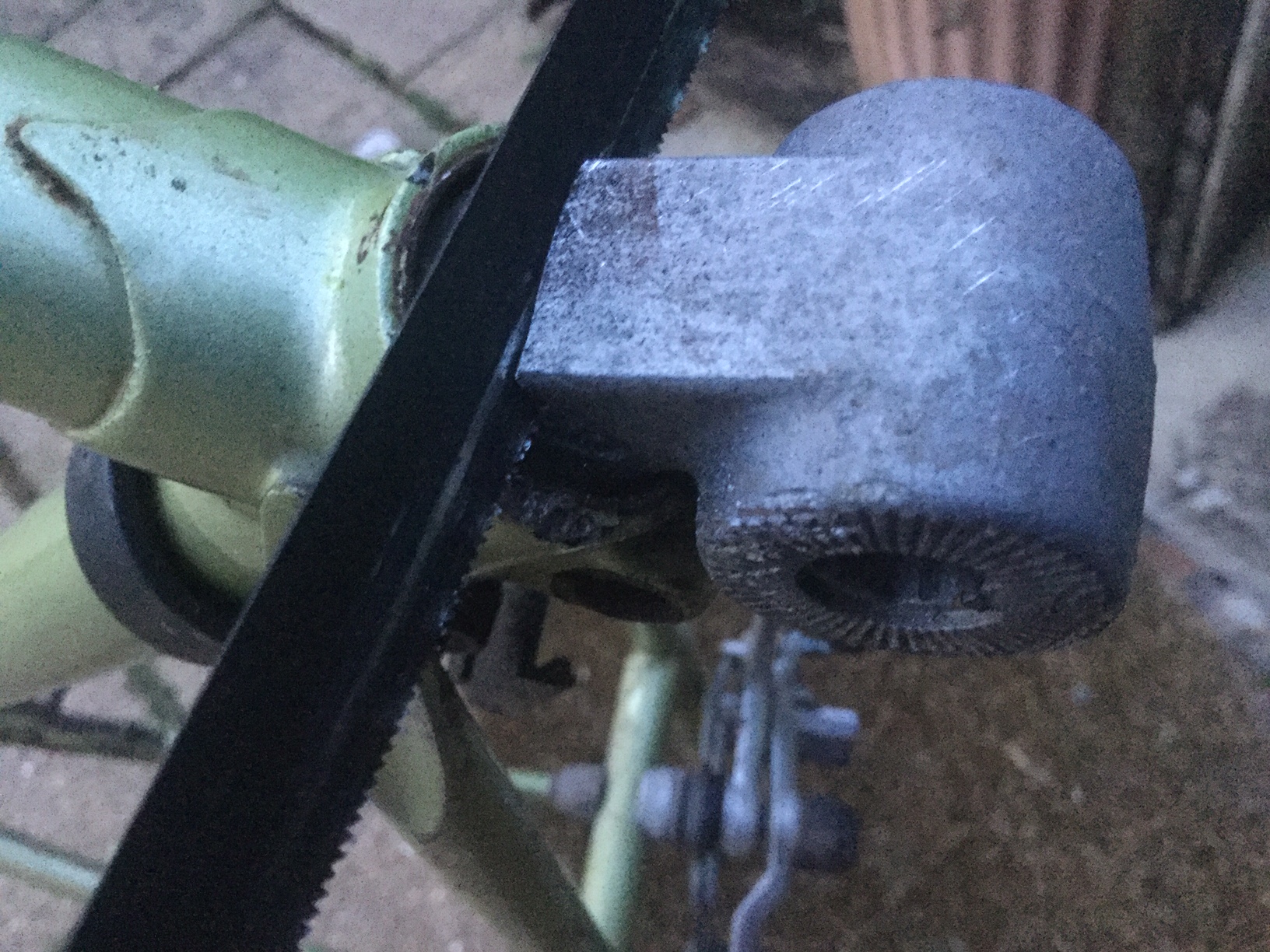 Image of cutting seat post head