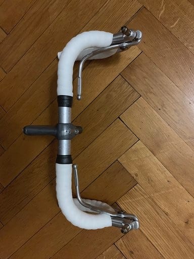 Image of handlebars with new tape