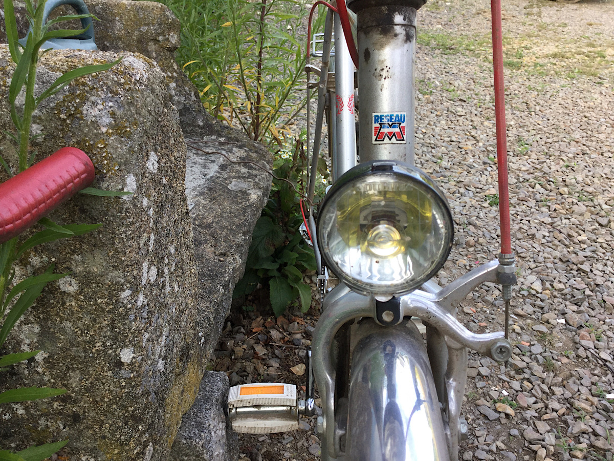 Image of front light of Motobecane bike