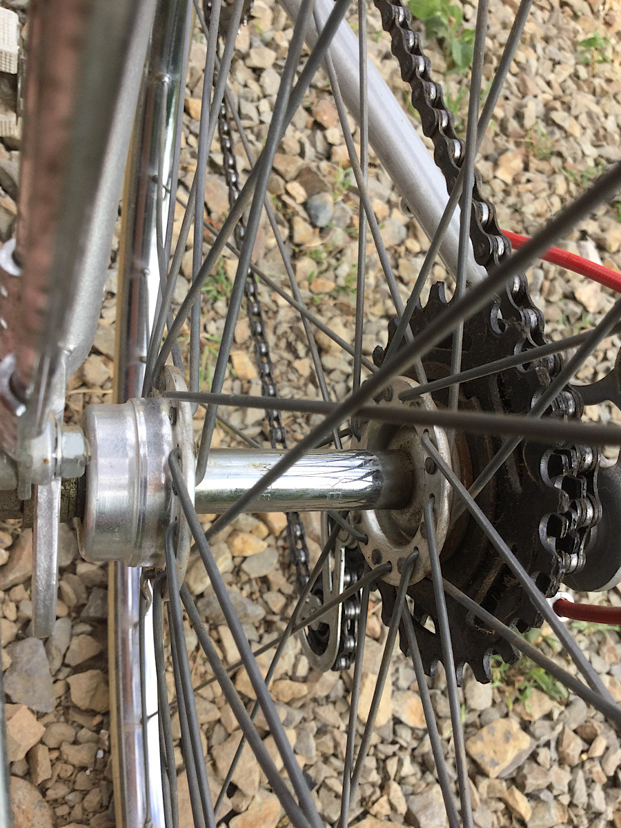 Image of rear hub of Motobecane bike