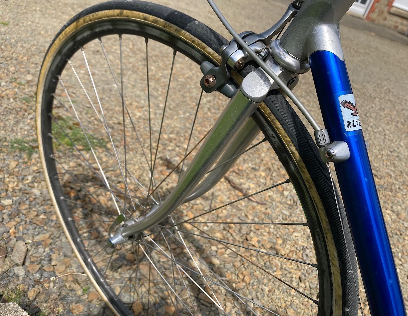 Detail of fork and front wheel image