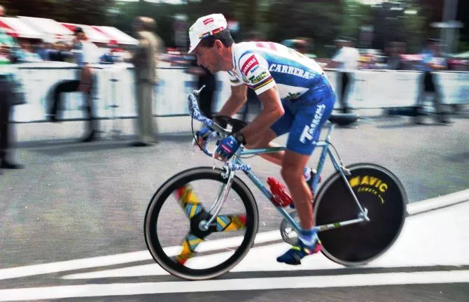 Image of Stephen Roche on TT bike