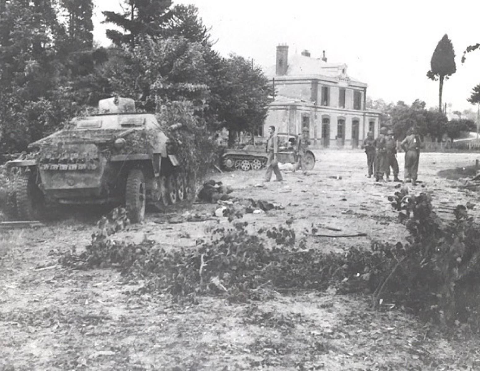 Image of Le Neufbourg station in the war