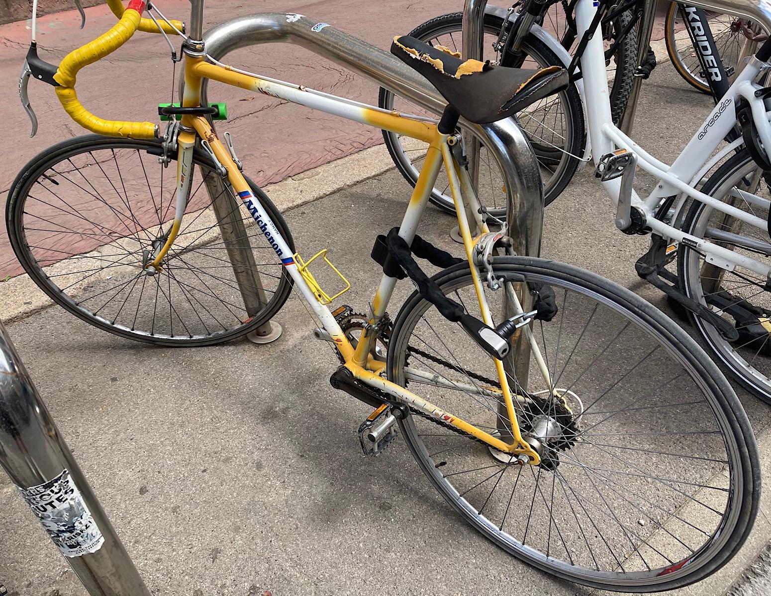 Cycling in Montpellier_image of parked bike