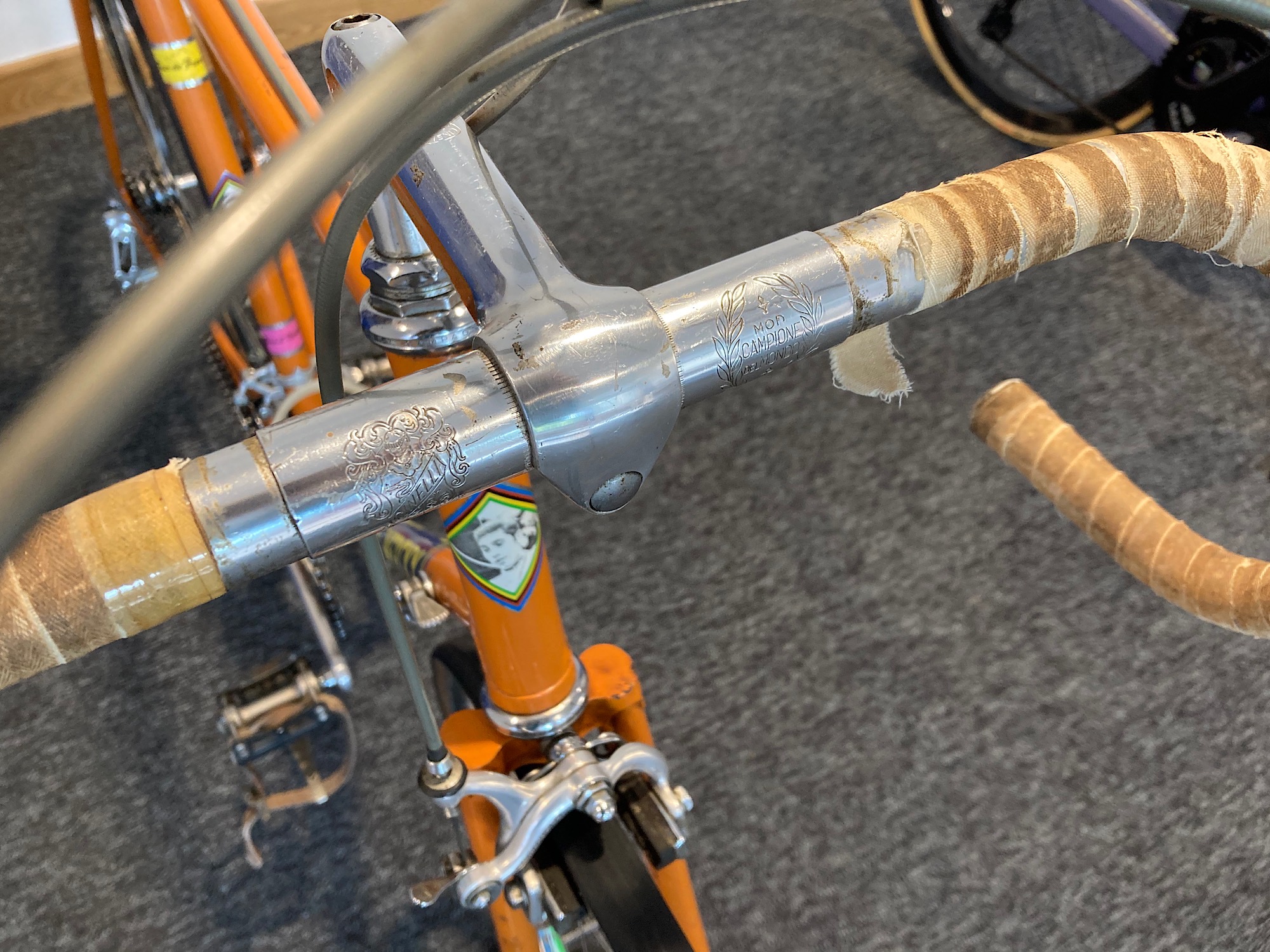 Merckx's 1973 De Ros Molteni image of handlebars